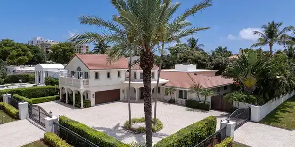 Image 3: AERIAL_FRONT