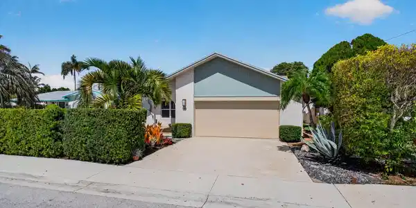 1315 N Lakeside Drive