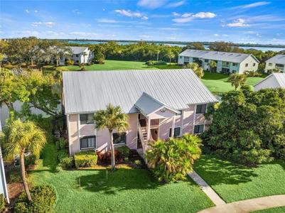 5720 Pelican Pointe Drive