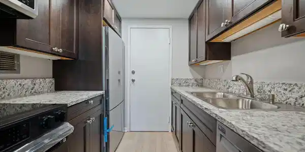 Image 4: Unit 1407 kitchen (brand new)