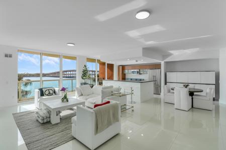 2640 Lake Shore Drive