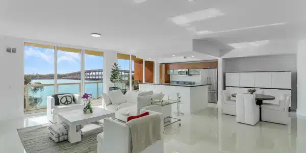 2640 Lake Shore Drive