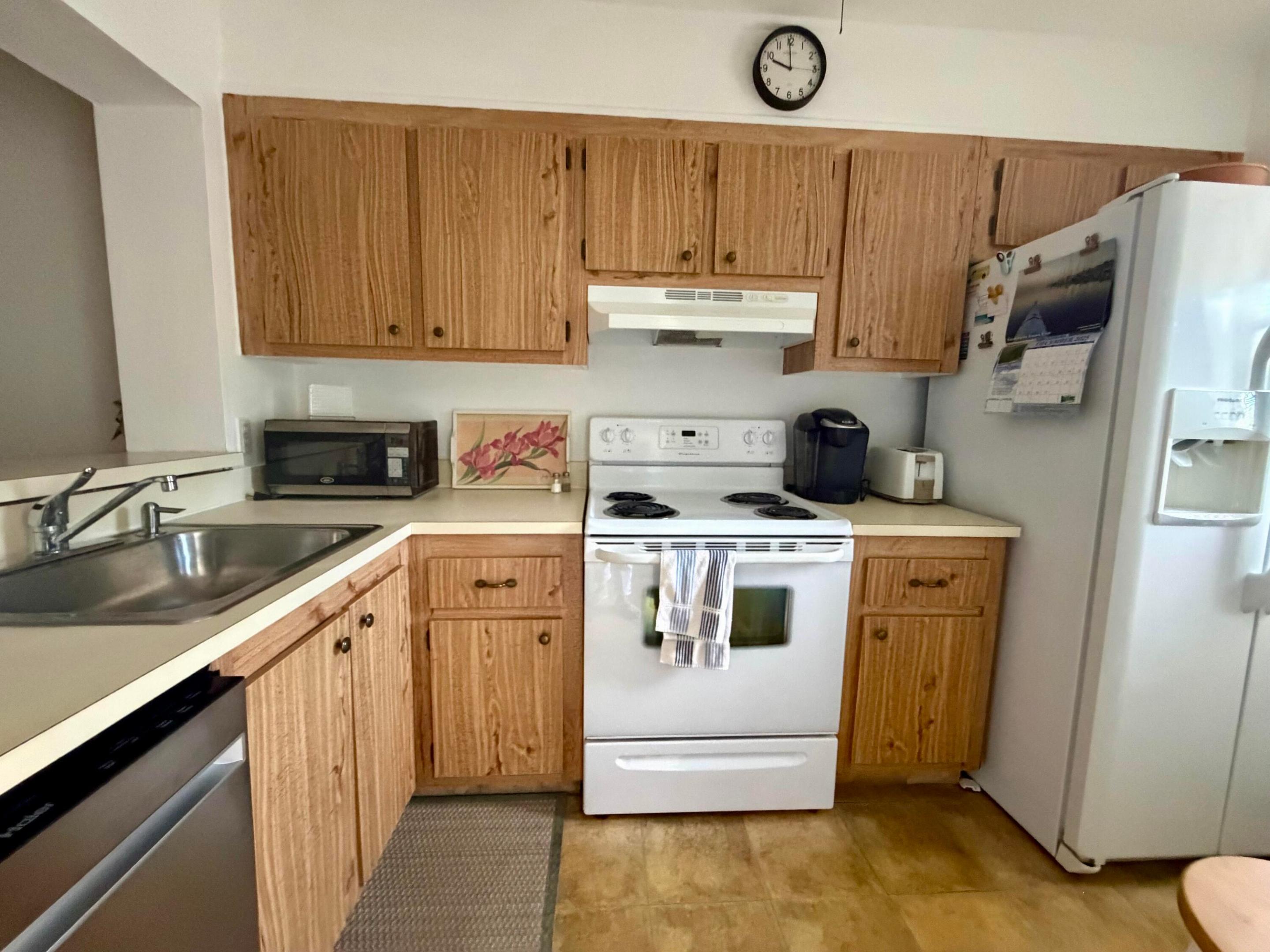 Image 2: Kitchen 3