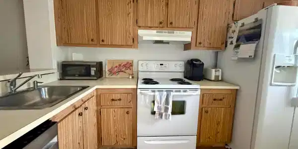 Image 2: Kitchen 3
