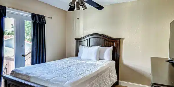 Image 3: Photo 3