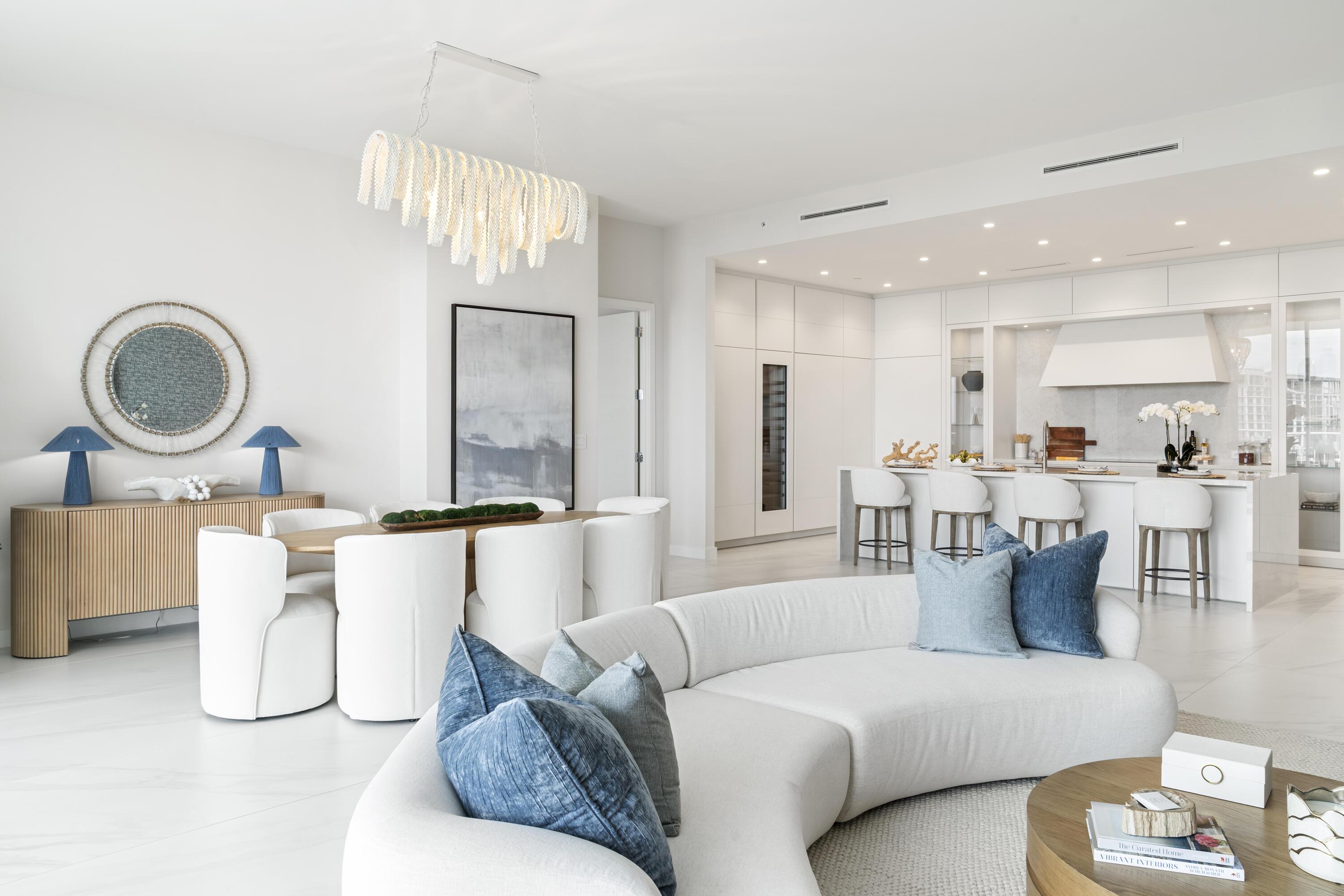 Image 4: Dining to Kitchen