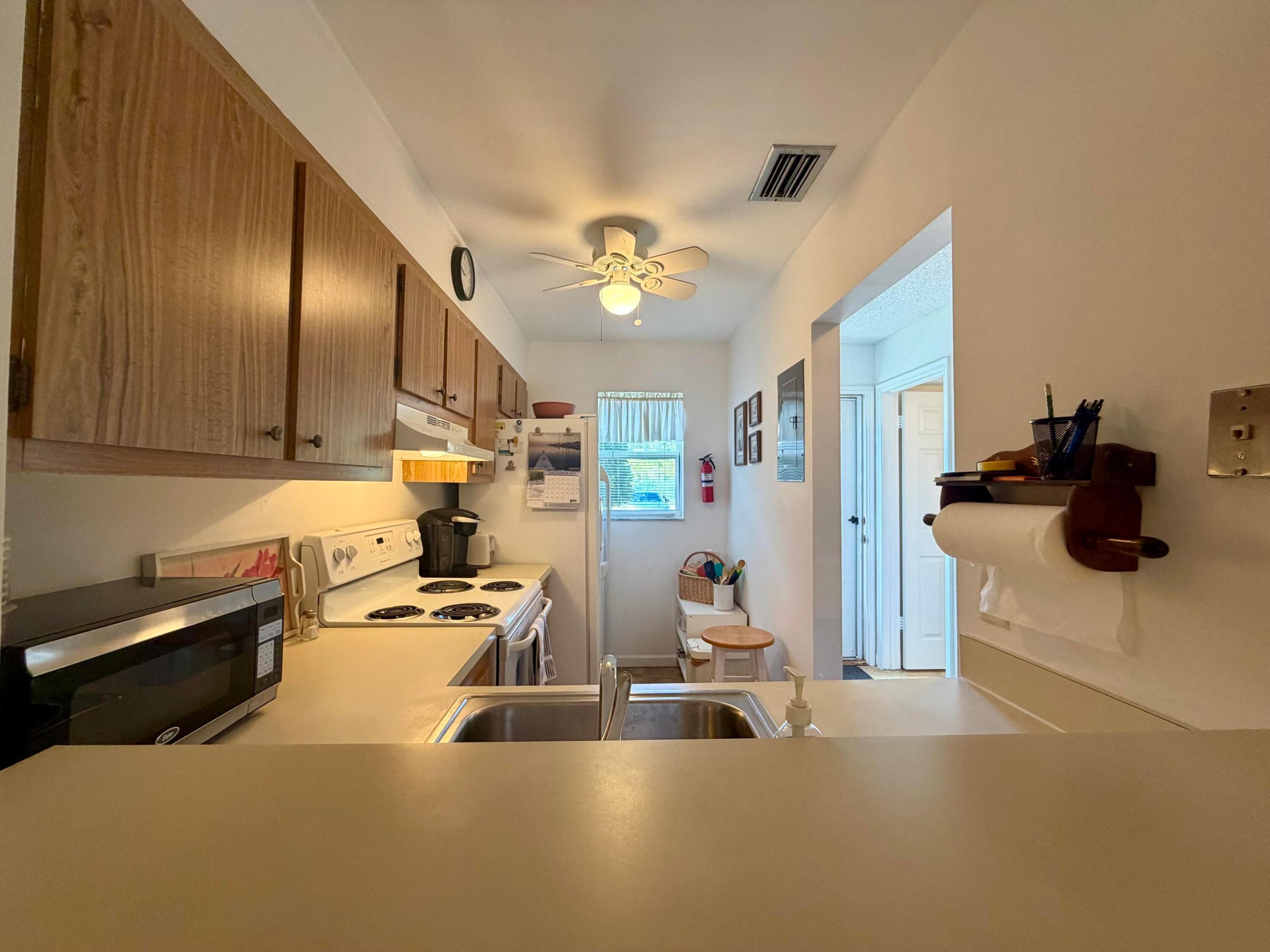 Image 3: Kitchen from counter