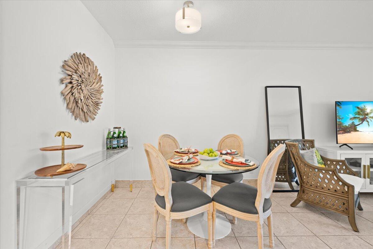 Image 3: DINING