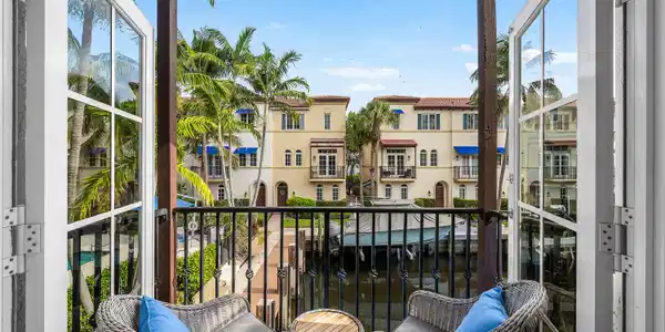 Image 4: 041-813EstanciaWay-BoyntonBeach-FL-33435