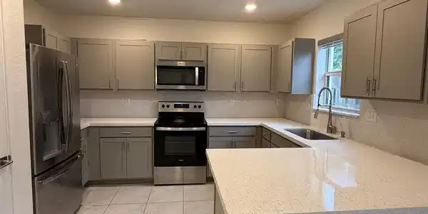 Image 3: kitchen main