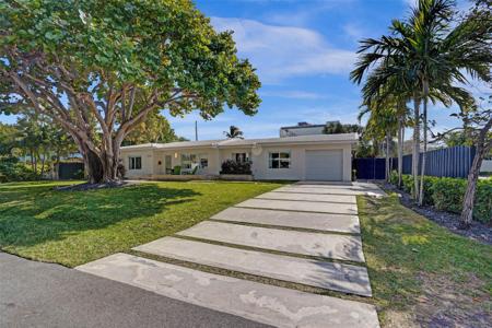 2514 Yacht Club Blvd