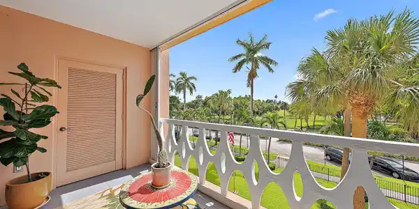 15 S Golfview Road
