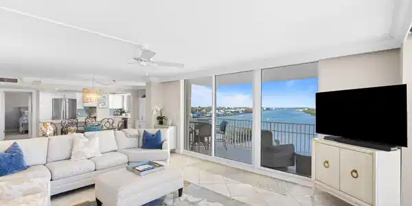 375 Beach Road