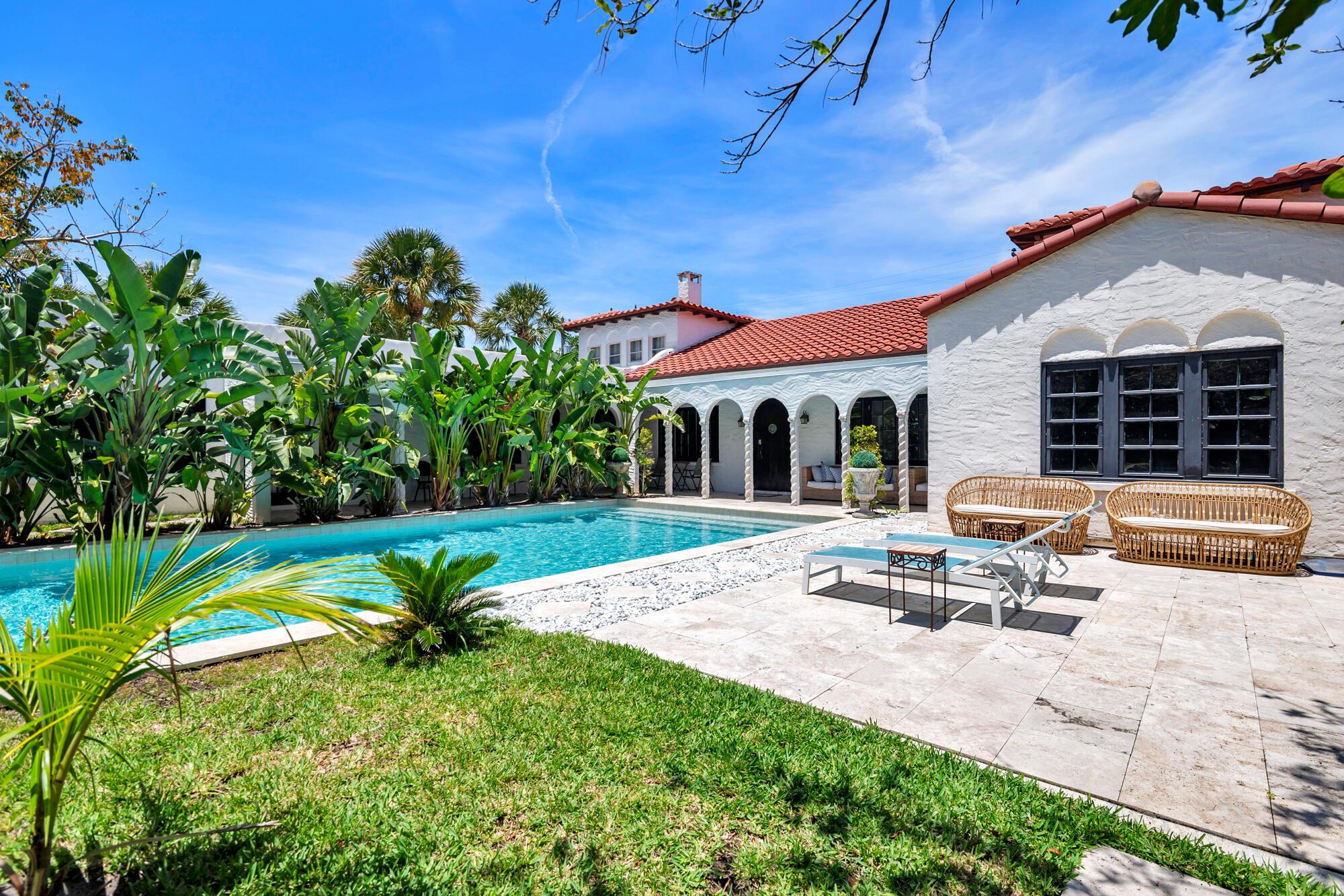 Image 4: Backyard