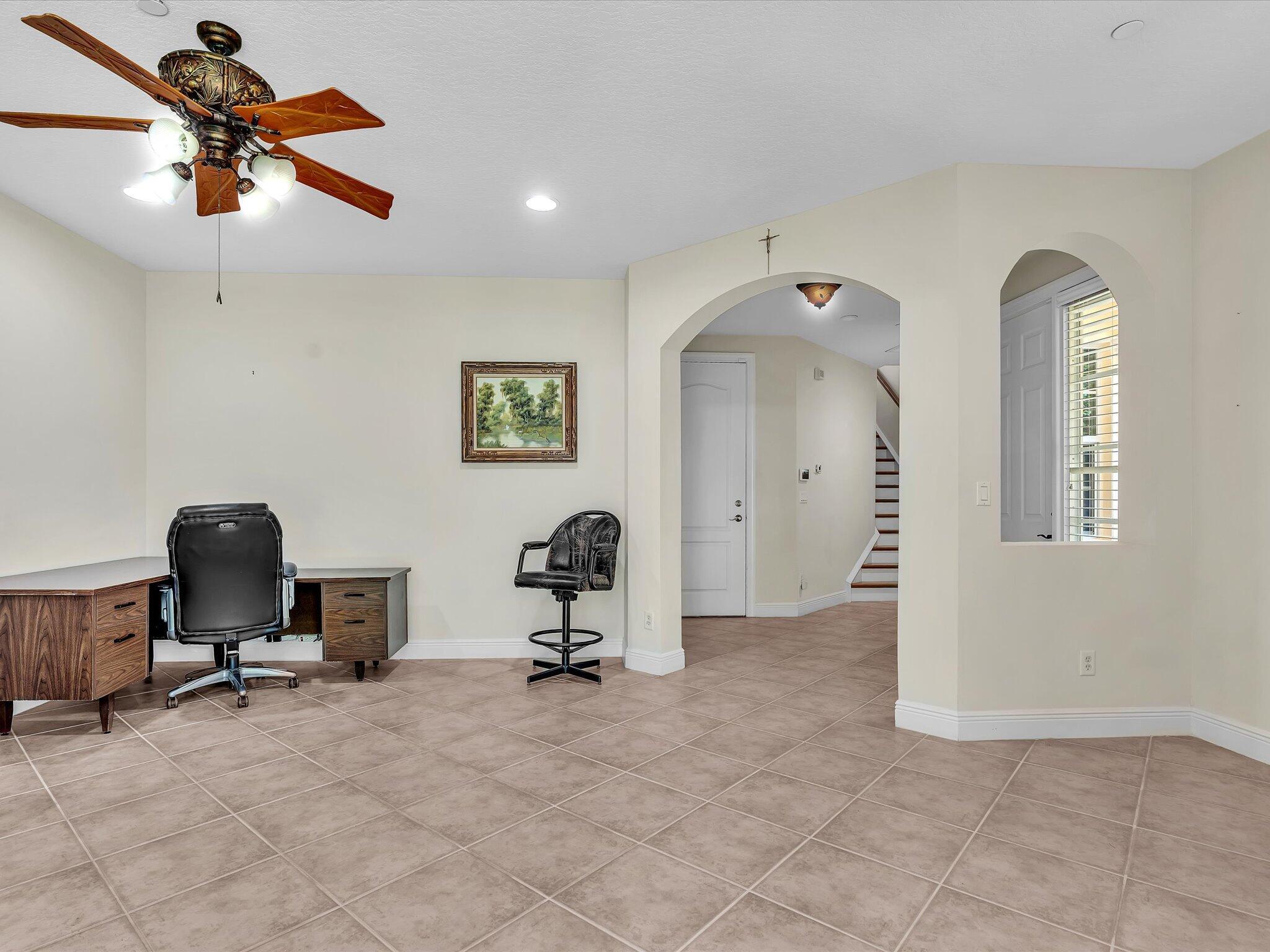 Image 4: First floor living area