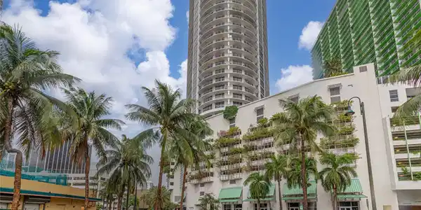 1750 N Bayshore Dr
