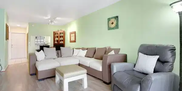 2050 NE 39th Street
