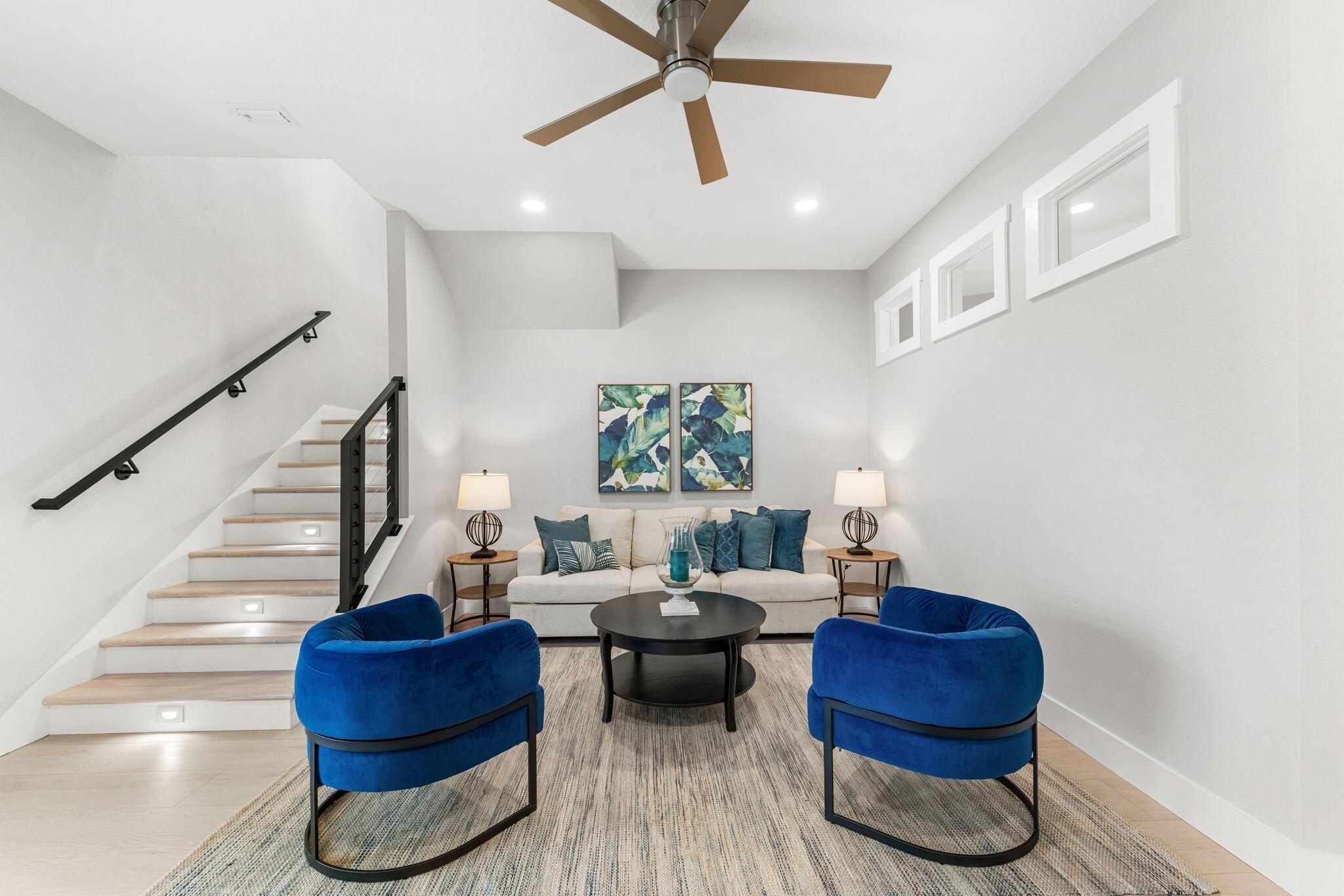 Image 4: 17-web-or-mls-DSC05033-HDR