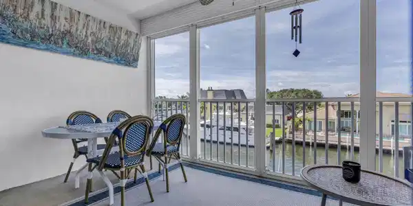 Image 4: Balcony