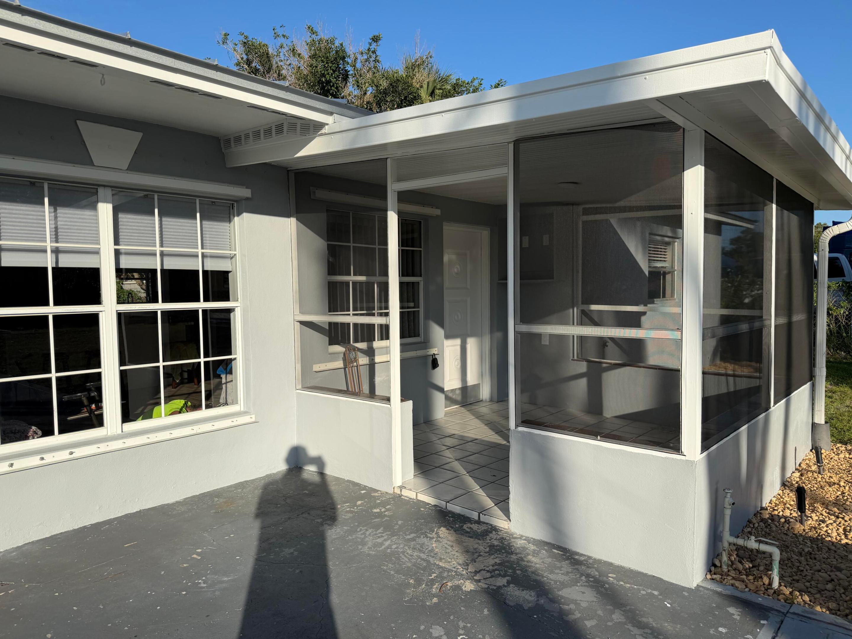 Image 4: screen porch