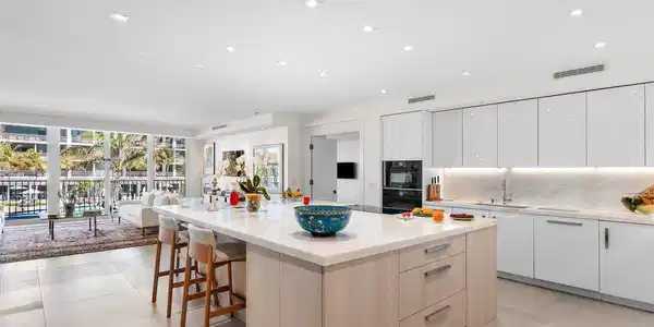 Image 3: Kitche & Living Room