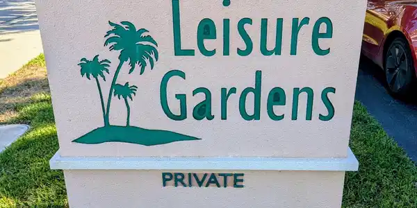 Image 4: LEISURE GARDENS
