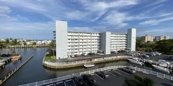 Image 2: Mass 202 2