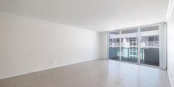 Image 2: Livingroom