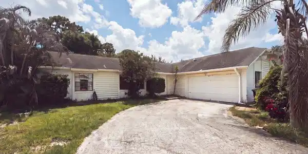1646 SE HOLIDAY Road