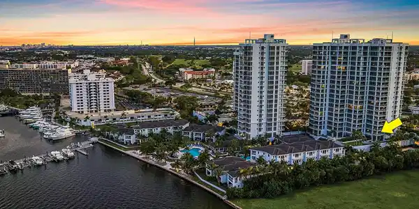 Image 2: 1 Water Club Way 402 - Twilights -2