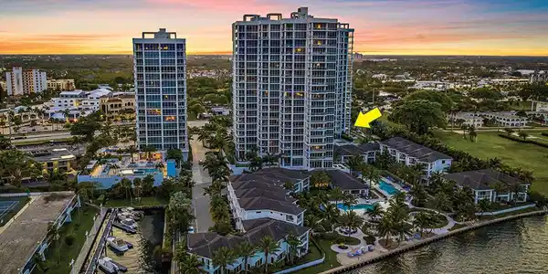 Image 3: 1 Water Club Way 402 - Twilights -3