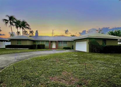2425 NE 26th Ter