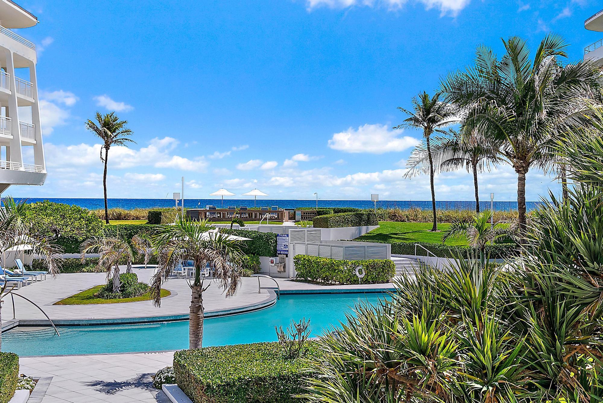 Image 3: Pool & Ocean View