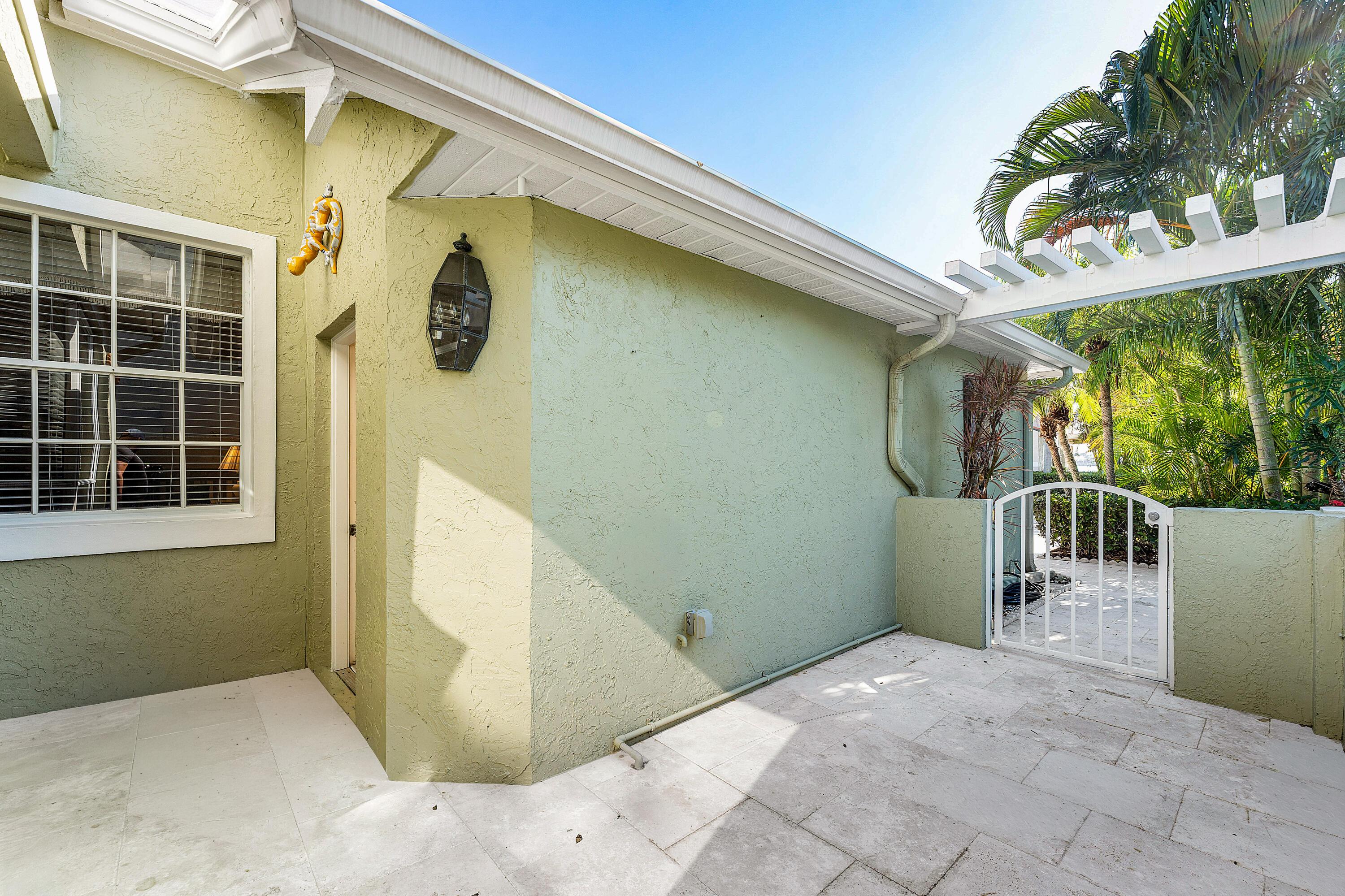 Image 2: 004-111NorthLakeshoreDrive-Hypoluxo-FL-3