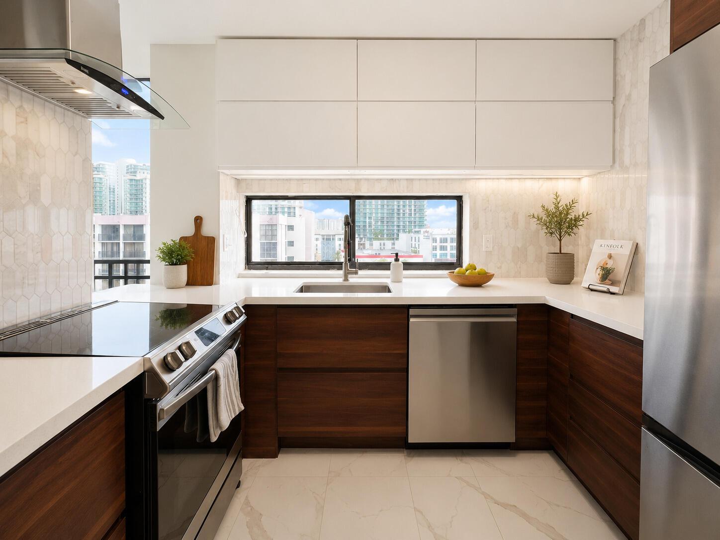 Image 3: Kitchen