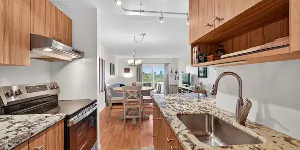 900 NE 18th Avenue