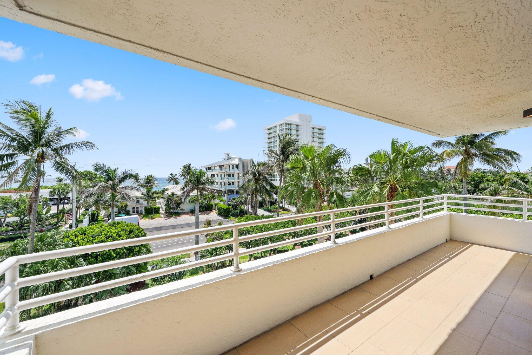 Image 3: OCEAN VIEW BALCONY