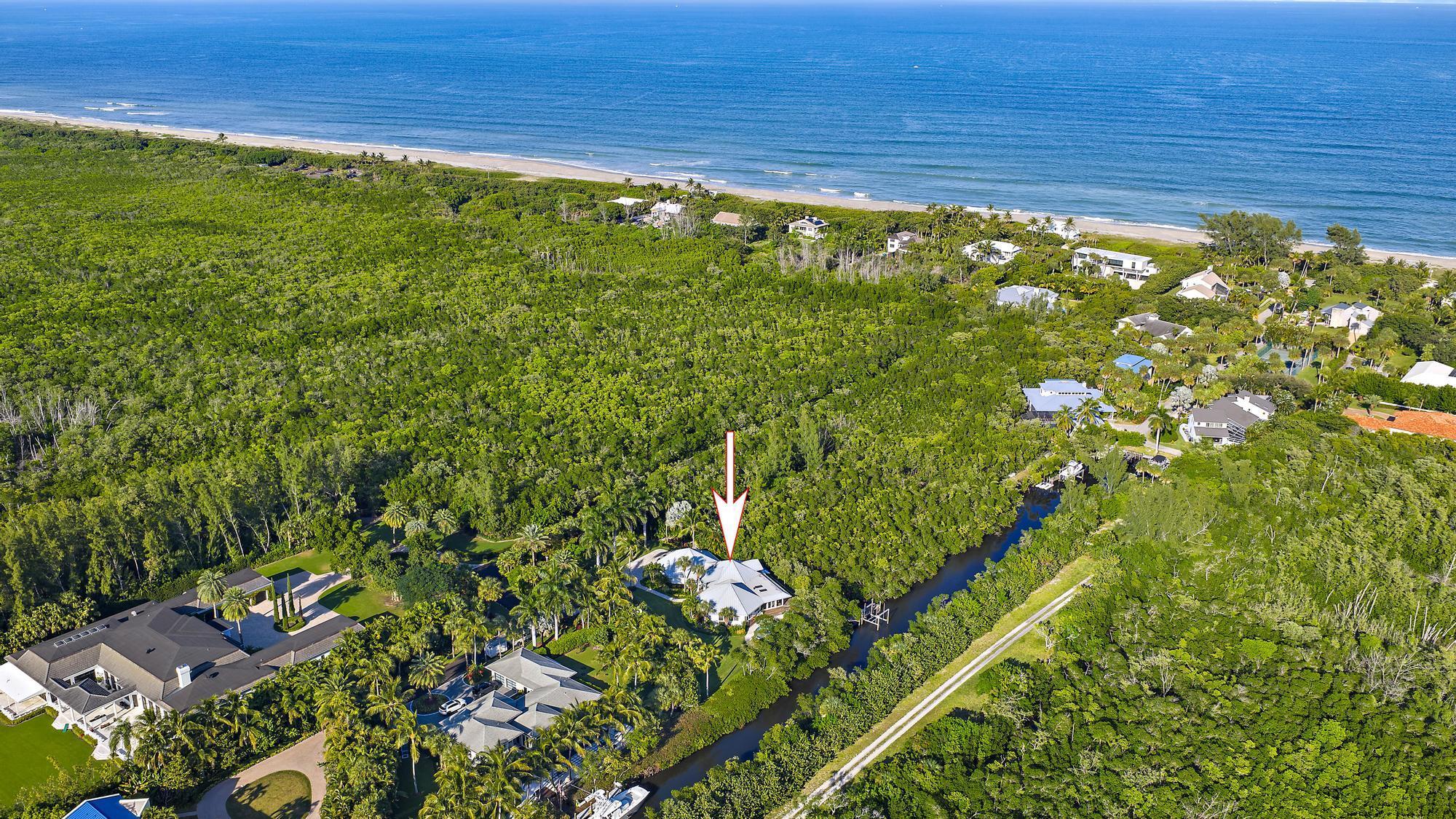 Image 2: Private Jupiter Island House