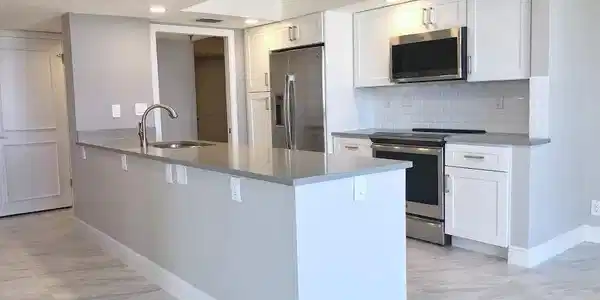 Image 3: Kitchen