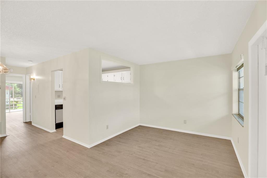 Image 4: 16 vista palm 204 4