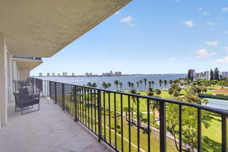 801 Lake Shore Drive