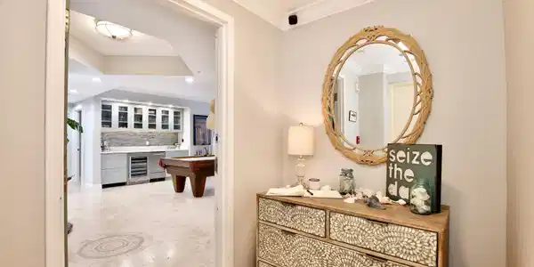 Image 4: Private Entrance