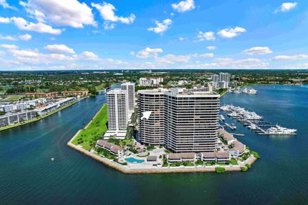 100 Lakeshore Drive