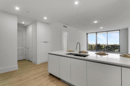 220 Lake Shore Drive
