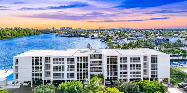 850 NE Spanish River Boulevard