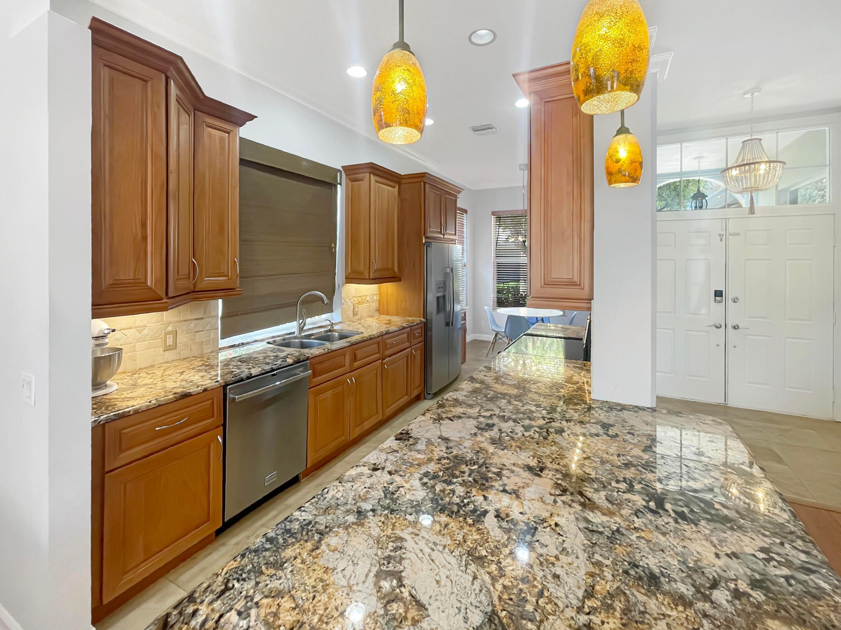 Image 4: Kitchen from counter