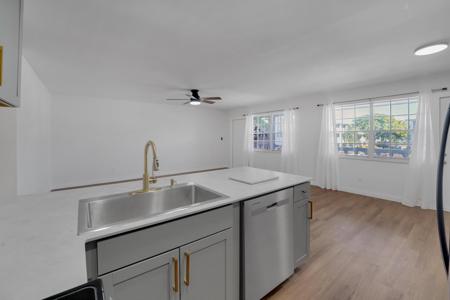 5203 NE 24th Terrace