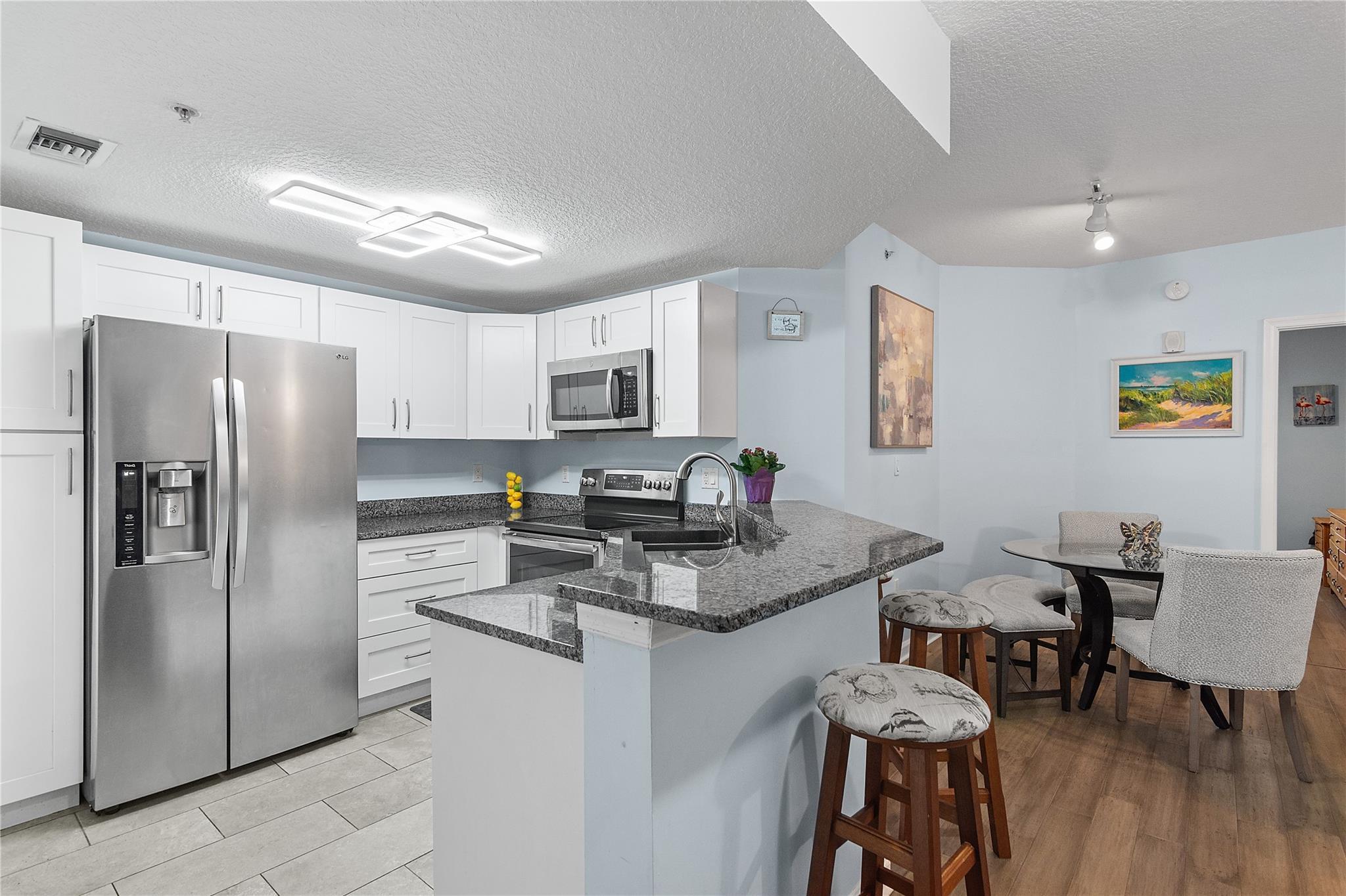 Image 2: Kitchen/Dining