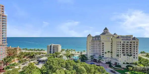 Image 2: Spectacular Ocean Views