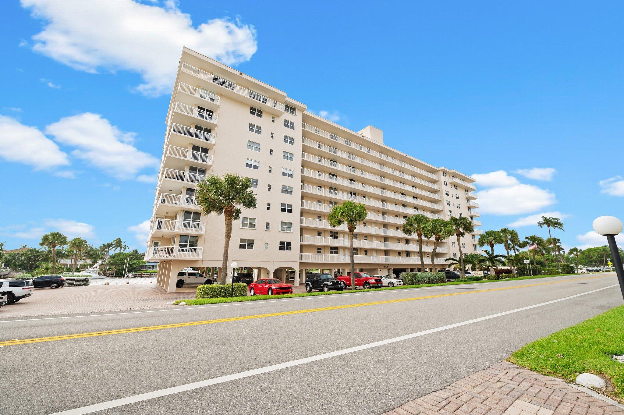 Image 2: 1-web-or-mls-1050-hillsboro-mile-203w